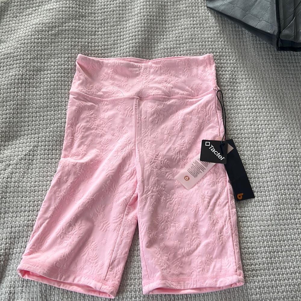 NWT mono b biker shorts